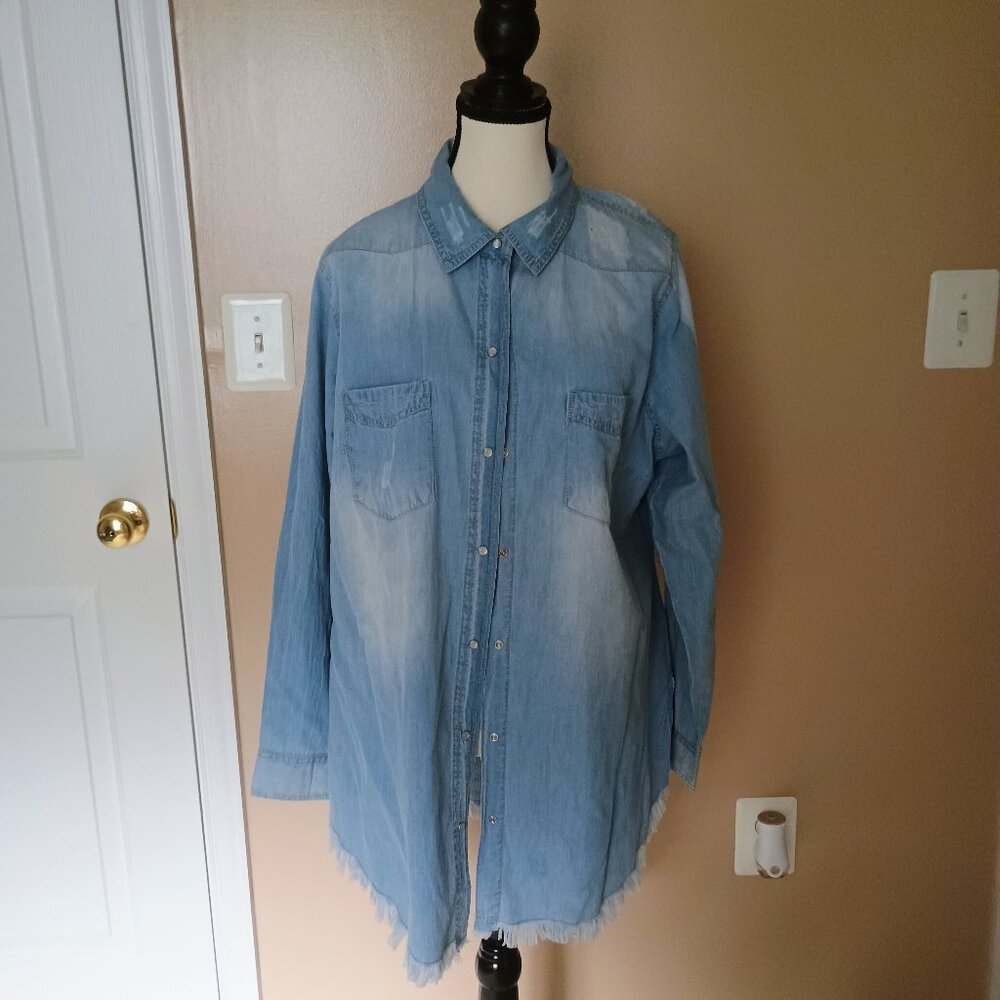 CITY CHIC LIGHT WASH DENIM BUTTON UP TOP W/FRINGE BOTTOM-DISTRESSED LOOK-SIZE 16